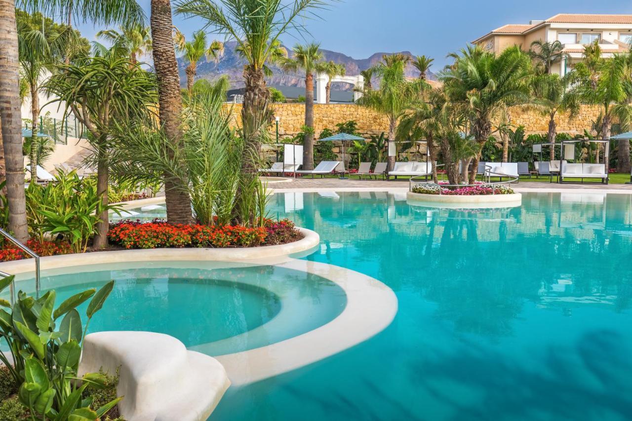 Barcelo La Nucia Palms Hotel Exterior photo The swimming pool at the hotel