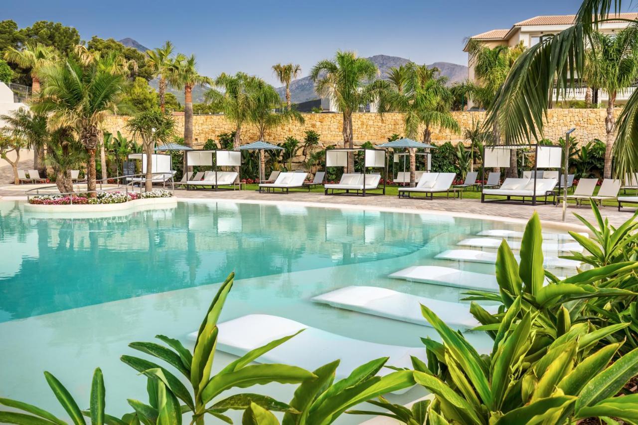 Barcelo La Nucia Palms Hotel Exterior photo The swimming pool at the hotel